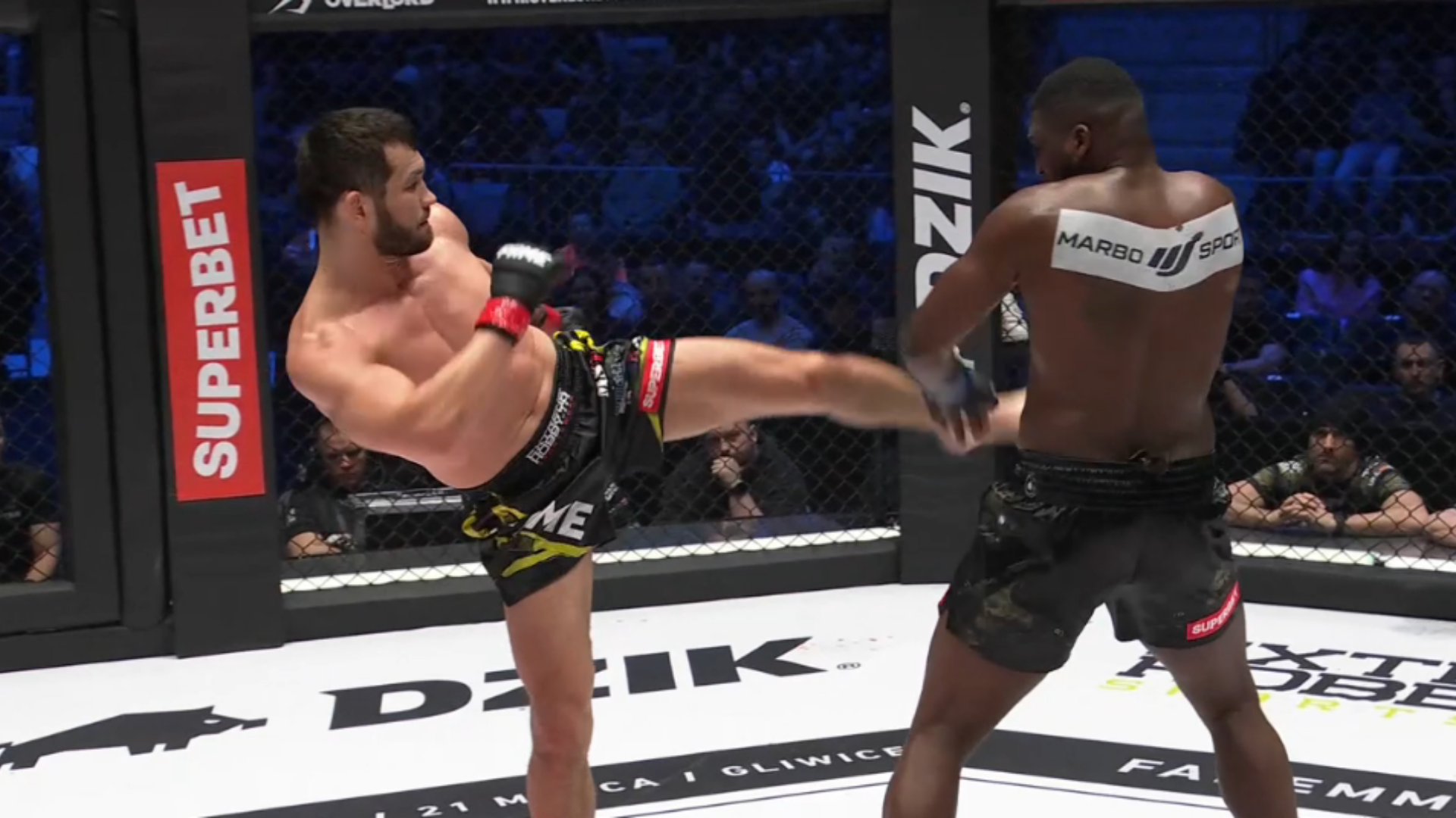 FAME MMA 29: Finał turnieju dla Muradova. Wypunktował Izu Ugonoha