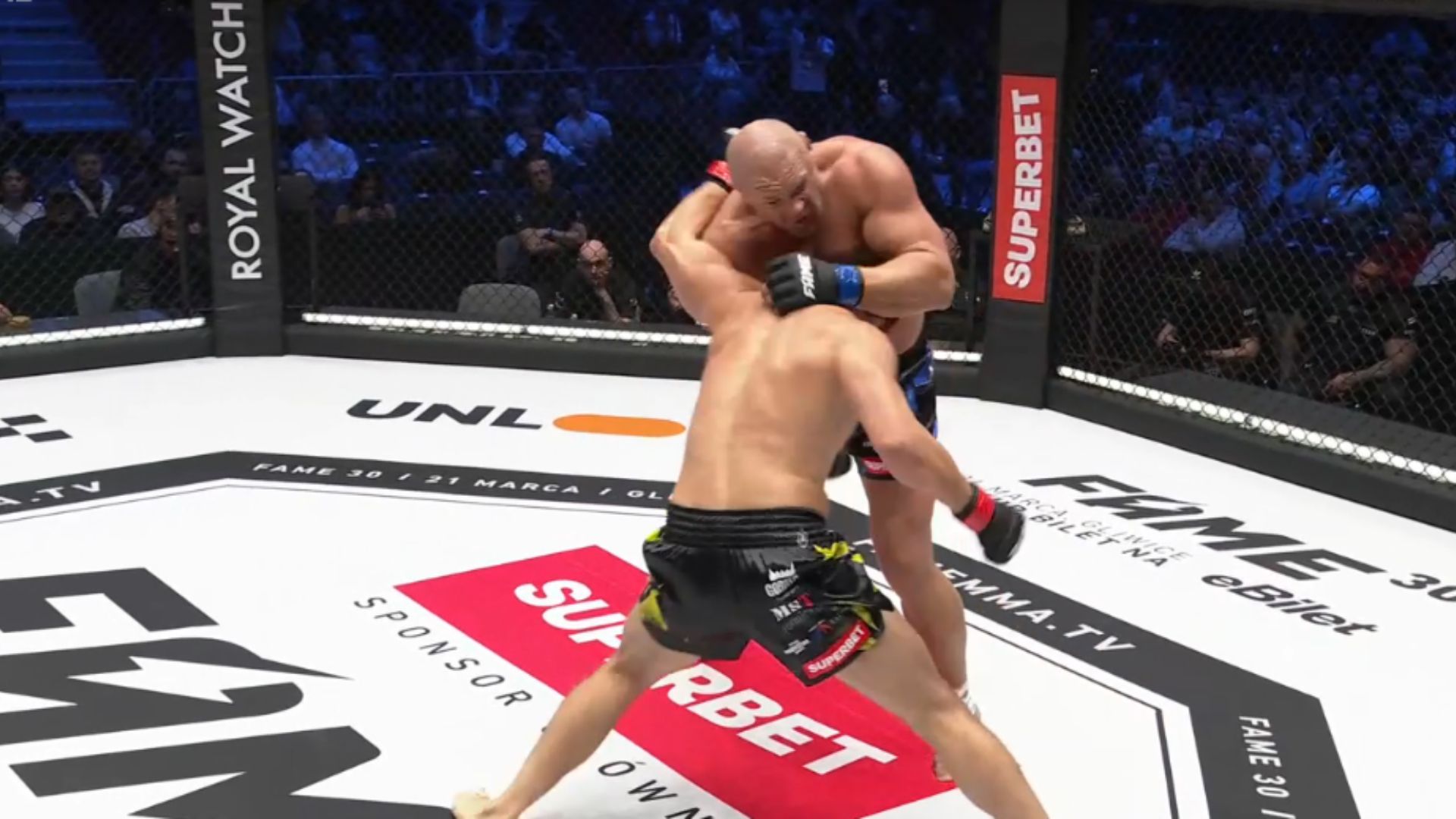 FAME MMA 29: Pewna wygrana Muradova. Wypunktował dużo cięższego Sianosa