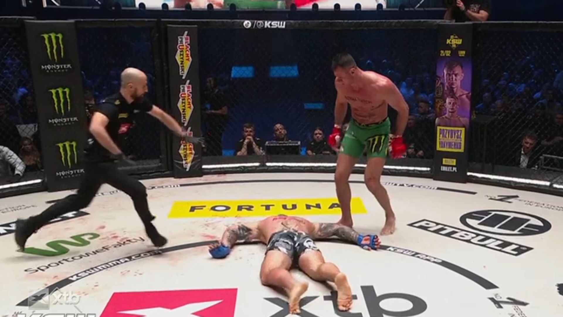 XTB KSW 114: Wrzosek z kolejnym ciężkim KO! Położył Bajora spać w 2. rundzie