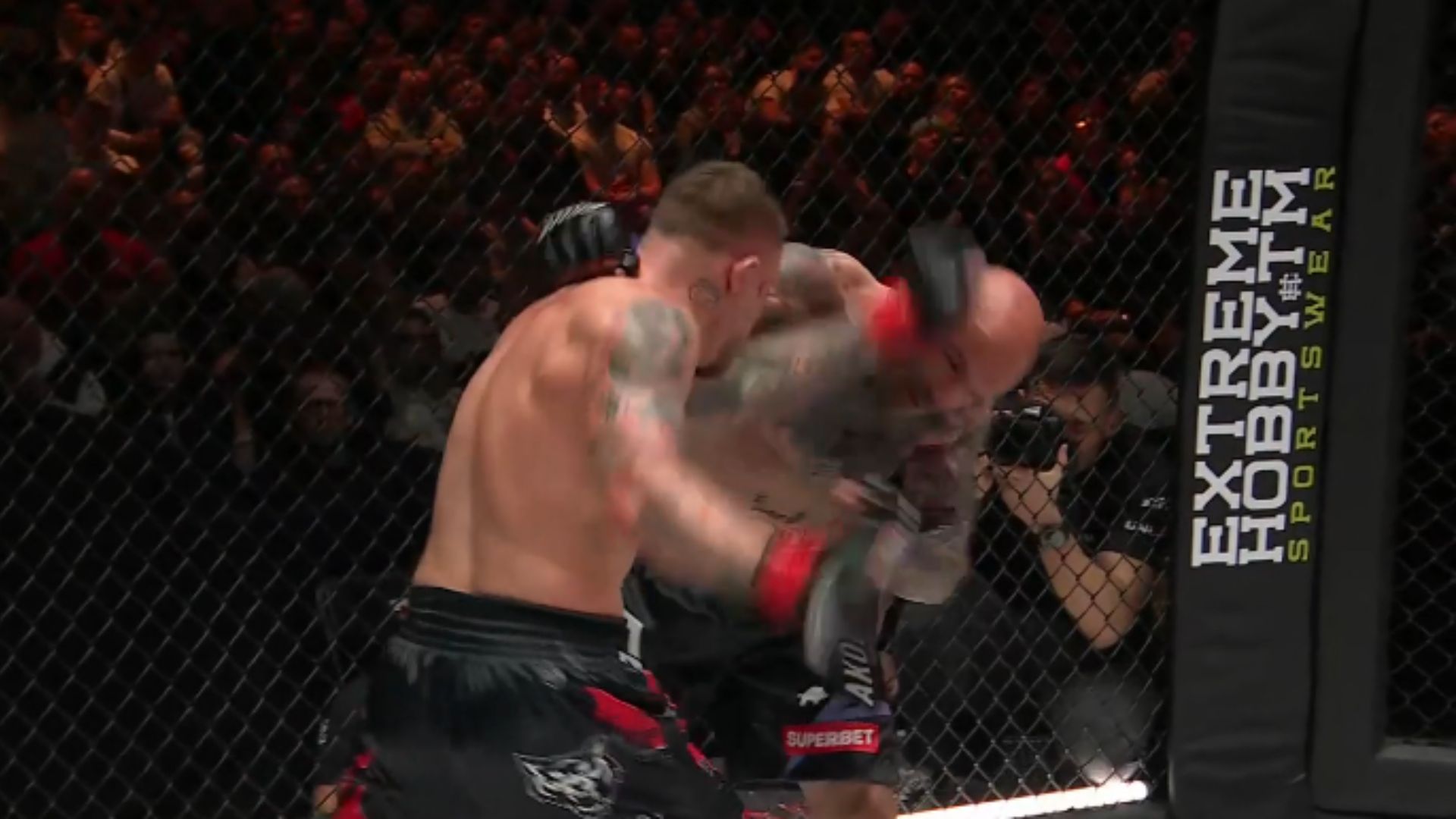 FAME 30: Kubańczyk z wygraną przez decyzję. Akop Szostak pokazał więcej charakteru niż na konferencjach